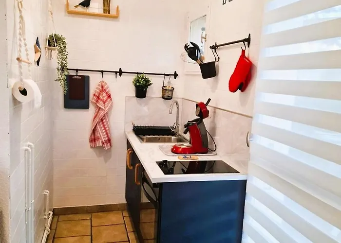 Дом отдыха Rez De Jardin Climatise Avec Grande Terrasse