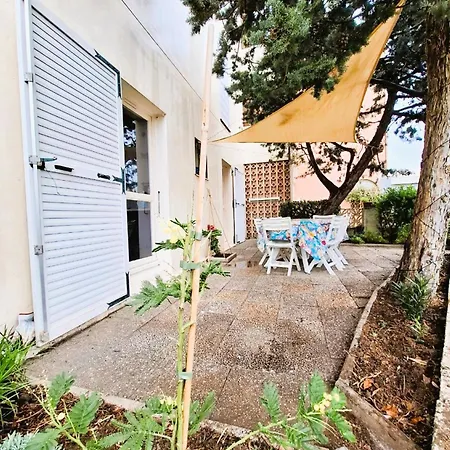 Rez De Jardin Climatise Avec Grande Terrasse Holiday home