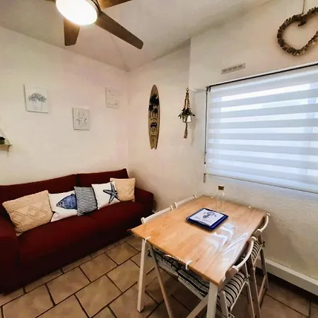 Rez De Jardin Climatise Avec Grande Terrasse Holiday home Gruissan